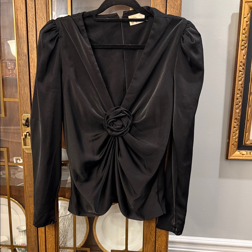 Rimini Vintage Elegant Silk Black Blouse with Rosette Accent